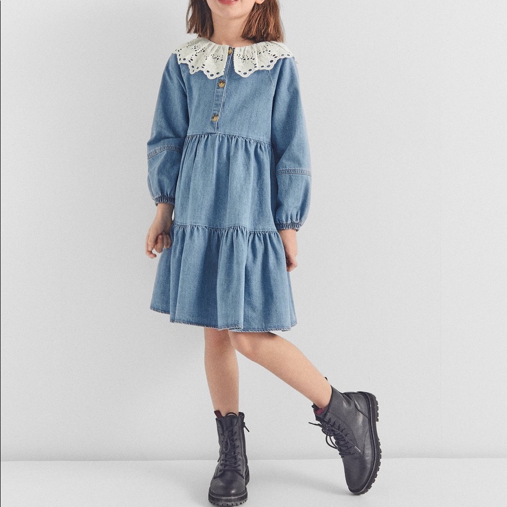Zara girls size 6 Denim Dress with White Embroidery Collar